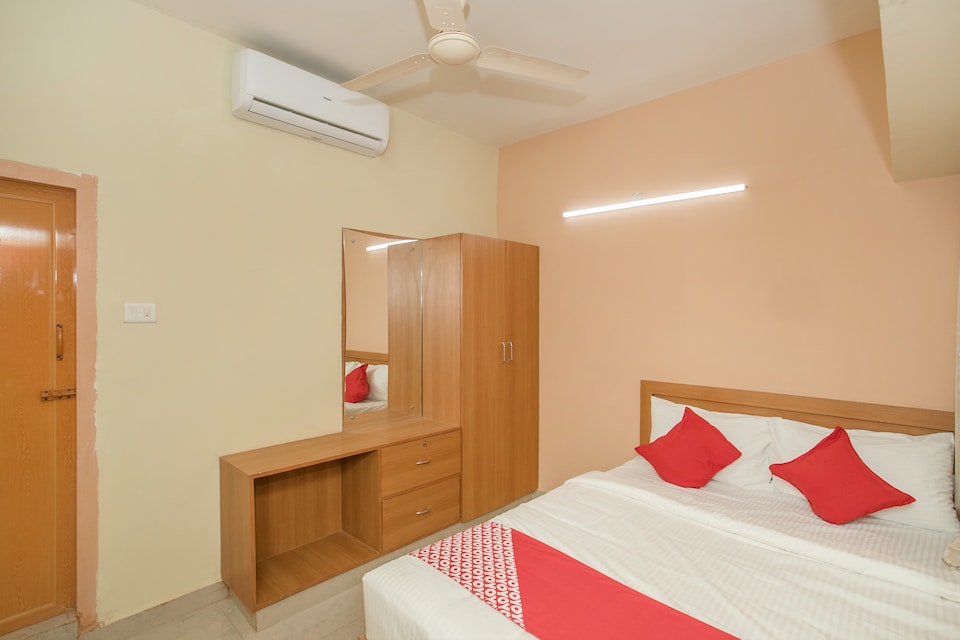 OYO Home 78540 Hotel, Yeshwantupur Bangalore, Bangalore