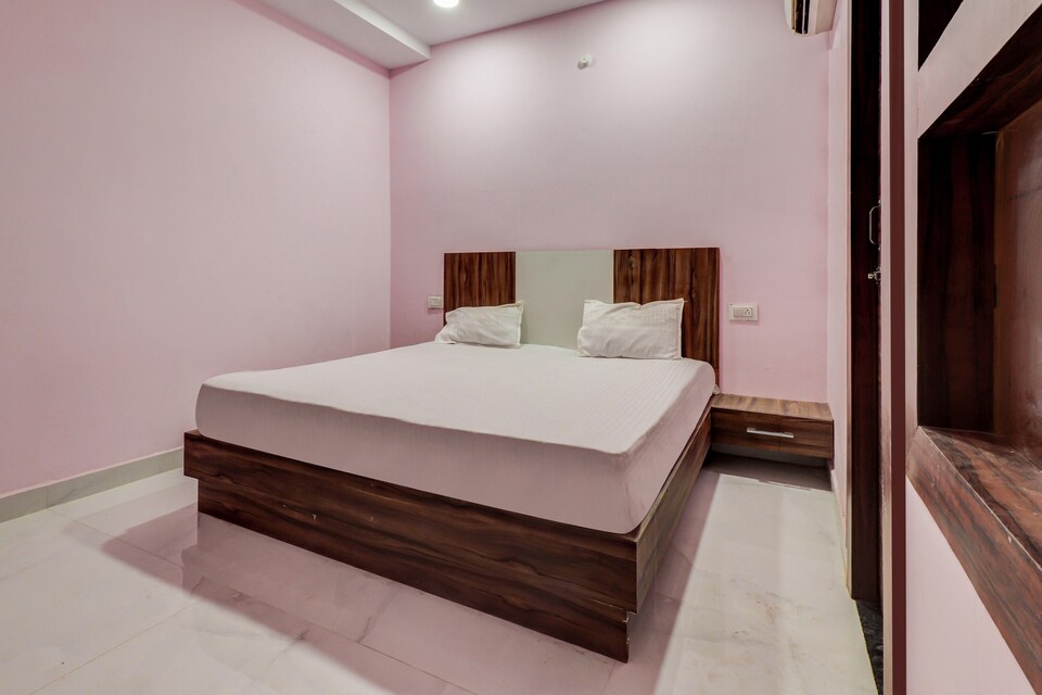 SPOT ON GWL170 Hotel Sara  Inn, Lashkar, Gwalior