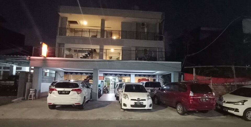OYO 90251 Makaliwe Residence, Tanjung Duren, Jakarta