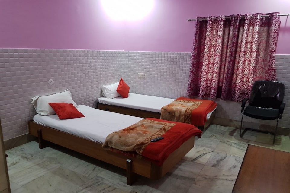 OYO 78566 Hotel West View, Madhupur, Deoghar