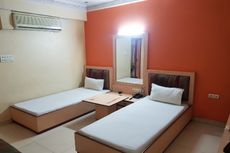 OYO 78566 Hotel West View, Madhupur, Deoghar