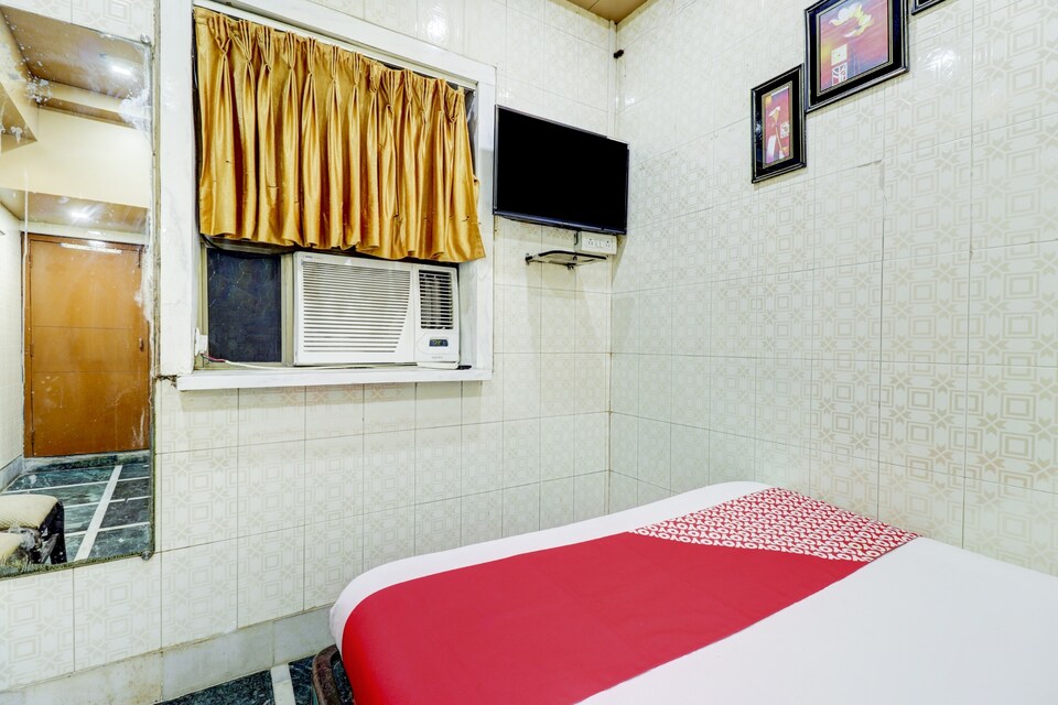 OYO 78574 Hotel Jeddah, Mumbai CST-Churchgate-Colaba, Mumbai
