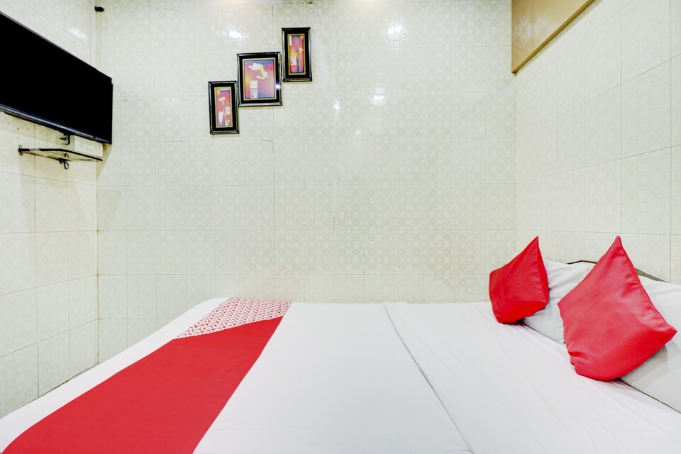 OYO 78574 Hotel Jeddah, Mumbai CST-Churchgate-Colaba, Mumbai