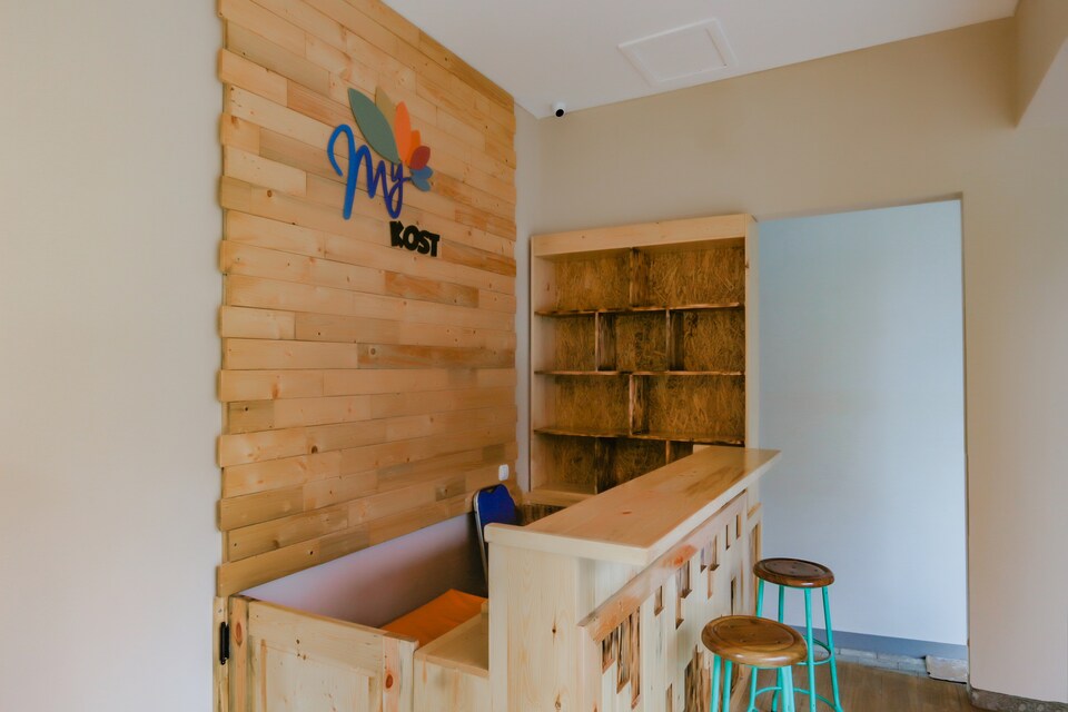 OYO 90256 My Kost, Solo Timur, Solo