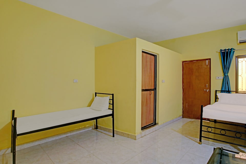 OYO Home 78589 Rudra Holiday Home, Calangute Goa, Goa