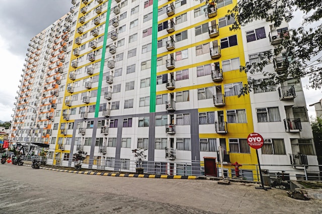 OYO 90266 Jarrdin Apartement By Bedpacker