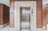 Super Townhouse Chhatarpur Near Metro Park