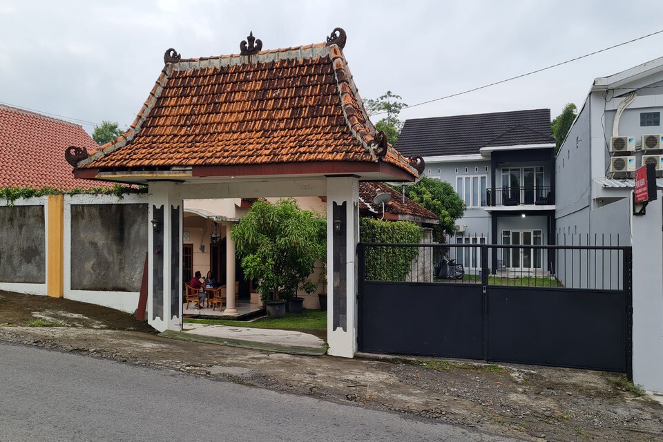 OYO 90271 Puri Asri Family Homestay Syariah, Godean, Yogyakarta