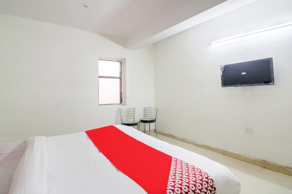 OYO Flagship 78704 Hotel Super Deluxe, Kalkaji Delhi, Delhi