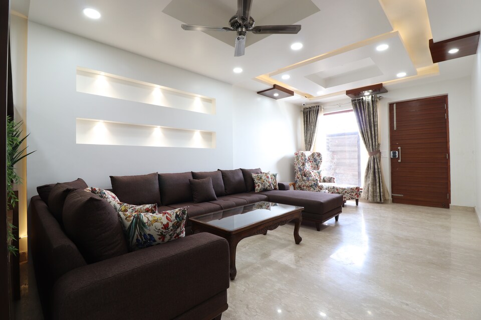 OYO Home 78710 Classic 3bhk Apartment  Barloganj, Picture palace Mussoorie, Mussoorie