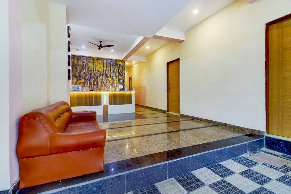 OYO  Divine By Awesome Home stay, Fatehabad Road, Agra