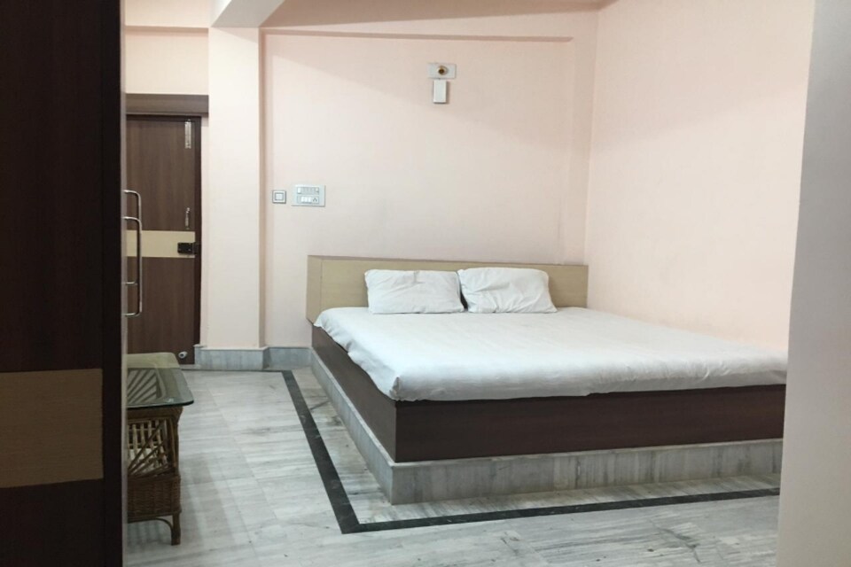 OYO Flagship 78731 Sonar Bangla Hotel, VIP Road Kolkata, Kolkata