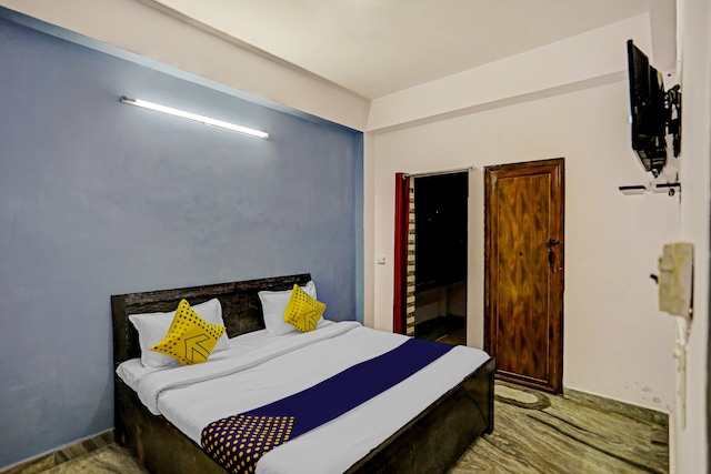 RAJ HOTEL VIP