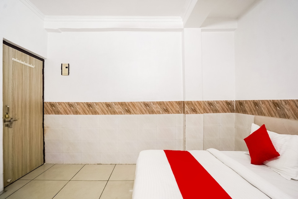 OYO 78786 Hotel D Crown, North Delhi, Delhi