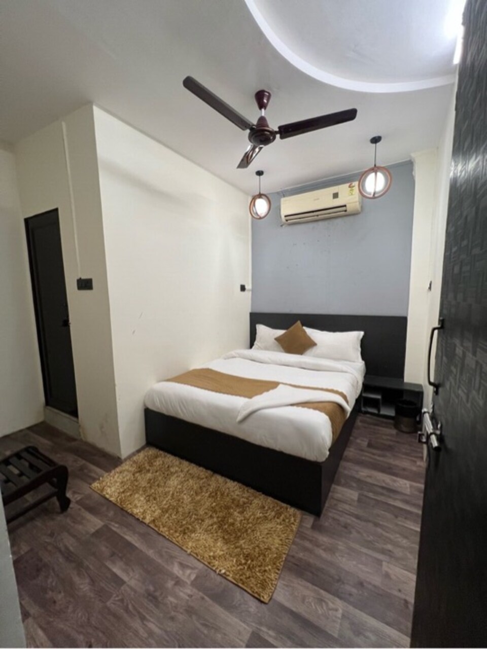 Hotel O Home Diamond Stay Near Lotus Temple, Lajpat Nagar Delhi, Delhi
