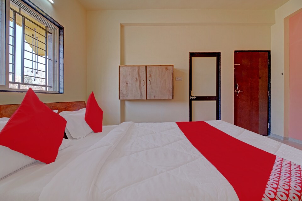 OYO KLP105 Dwarika Guest House, Kolhapur, Kolhapur