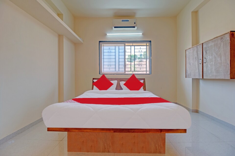 OYO KLP105 Dwarika Guest House, Kolhapur, Kolhapur