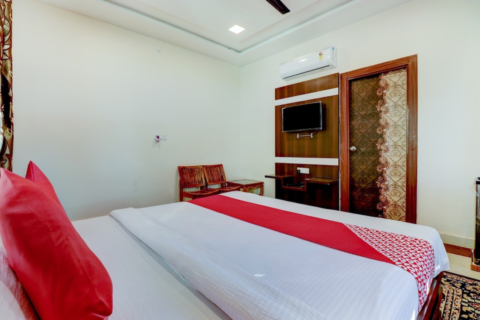 OYO Hotel Raj Paradise, Corporate Complex, Agra