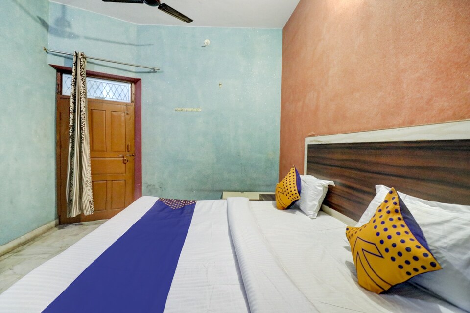 OYO 78856 Hotel Highway, G L A University Vrindavan, Vrindavan