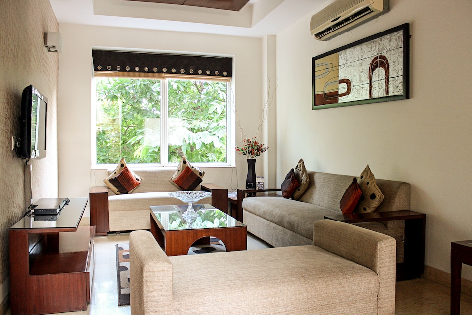 OYO 994 Hotel Ahuja Residency, Noida Expressway SEZ, Noida