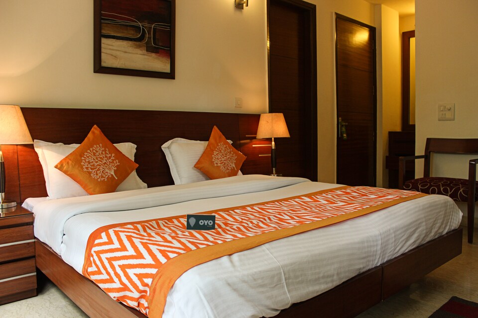 OYO 994 Hotel Ahuja Residency, Noida Expressway SEZ, Noida