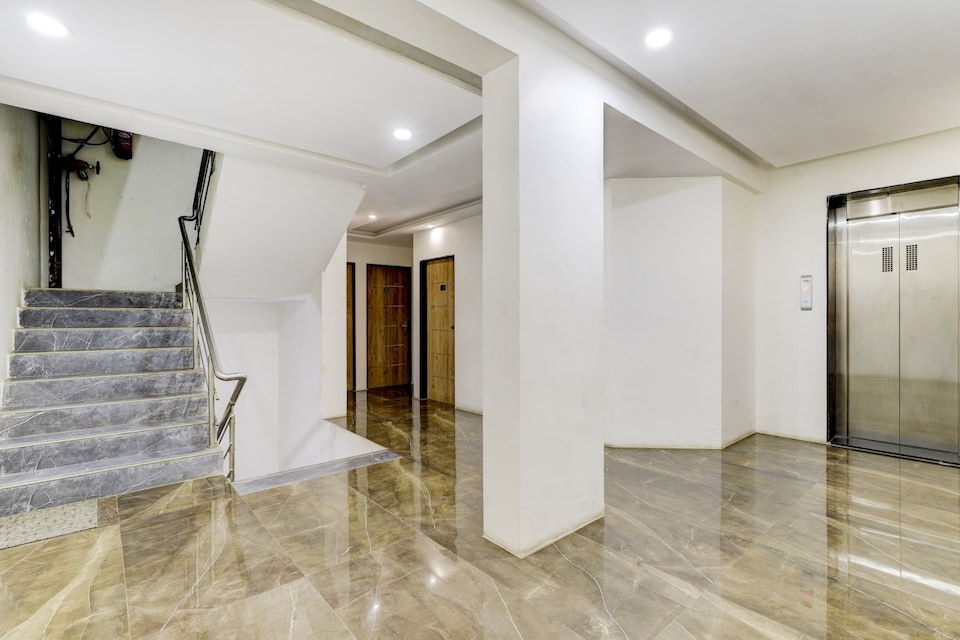 Hotel O Mount Palace, Dhebar Road, Rajkot