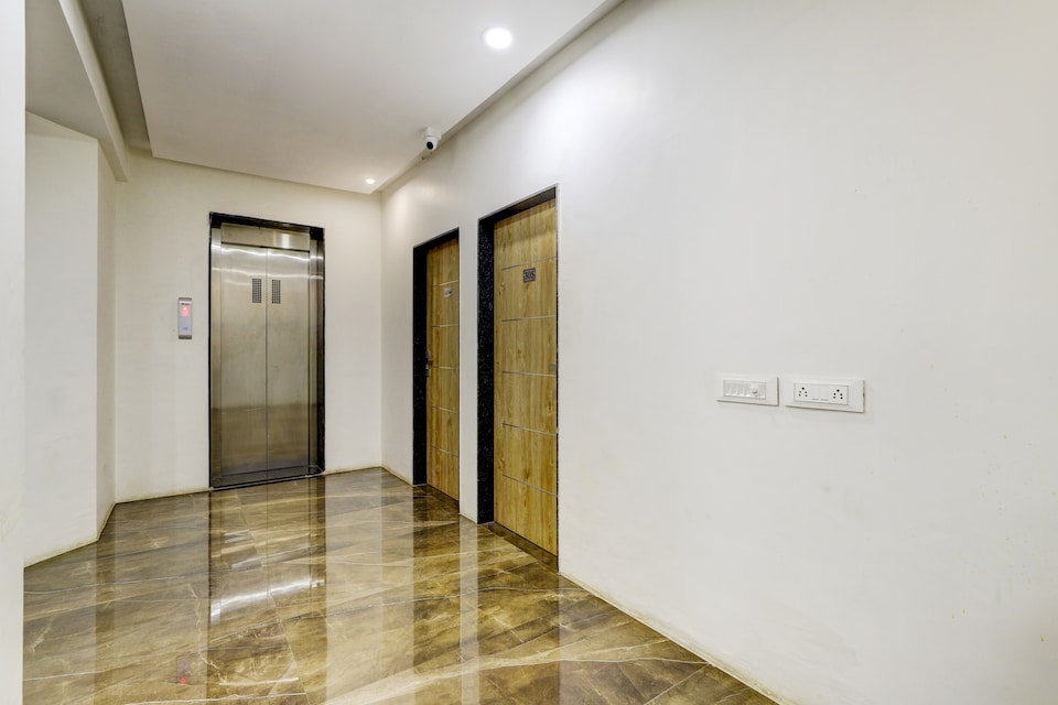 Hotel O Mount Palace, Dhebar Road, Rajkot