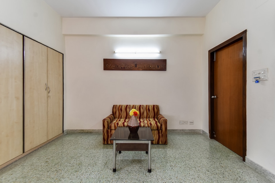 OYO 78929 The Moira Ballygunge, Gariahat Kolkata, Kolkata