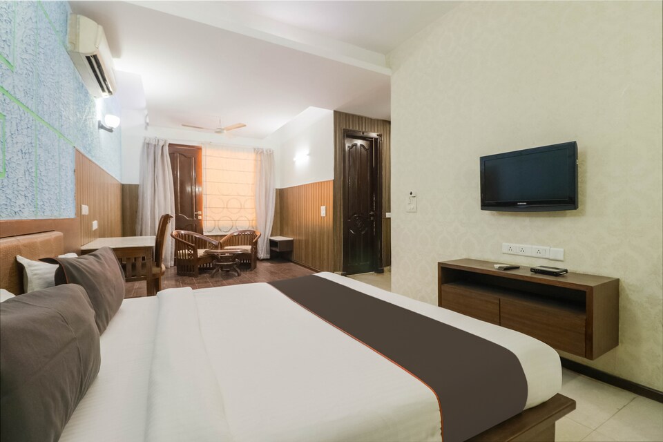 OYO 78931 Collection O Hotel Golf Inn, Golf Course Road, Gurgaon