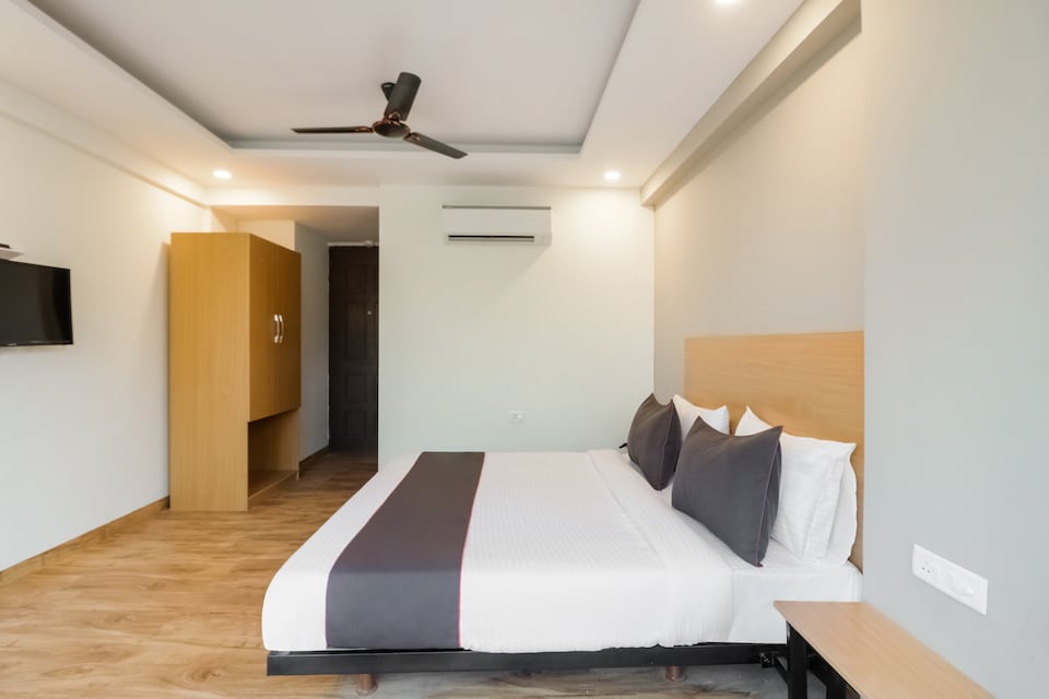 OYO 78932 Collection O Hotel Kadhimiya, HUDA CENTRE 1, Gurgaon