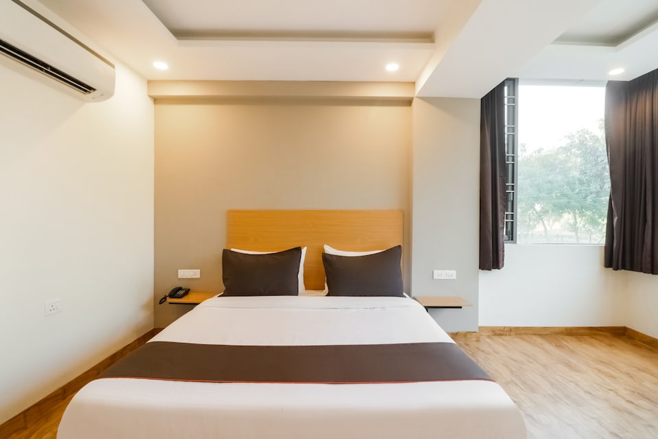 OYO 78932 Collection O Hotel Kadhimiya, HUDA CENTRE 1, Gurgaon