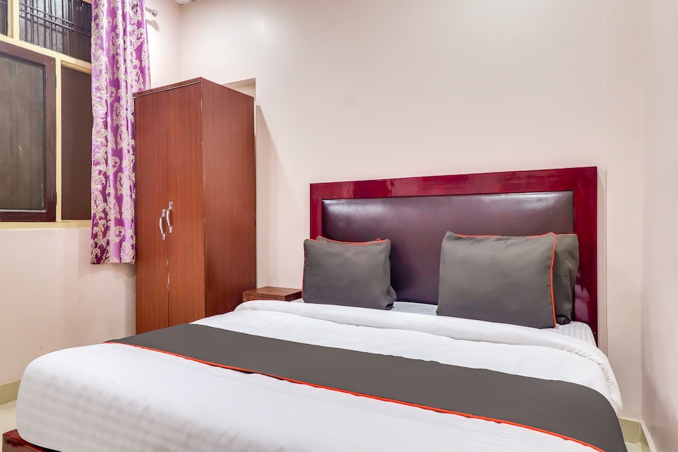 Collection O Collection O Thee City Inn Near Munshi Pulia Metro Station, New High Court Lucknow, Lucknow