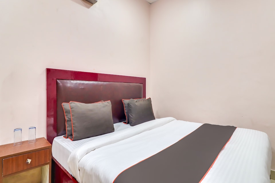 Collection O Collection O Thee City Inn Near Munshi Pulia Metro Station, New High Court Lucknow, Lucknow