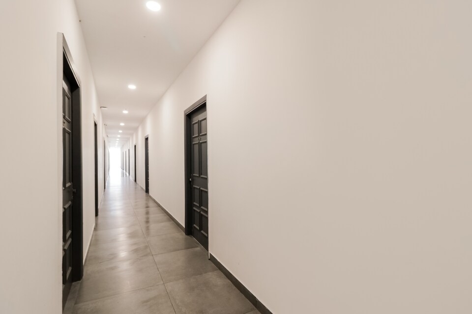 OYO Townhouse 408 Udyog Nagar Near Udyog Nagar Metro Station, Paschim Vihar Delhi, Delhi