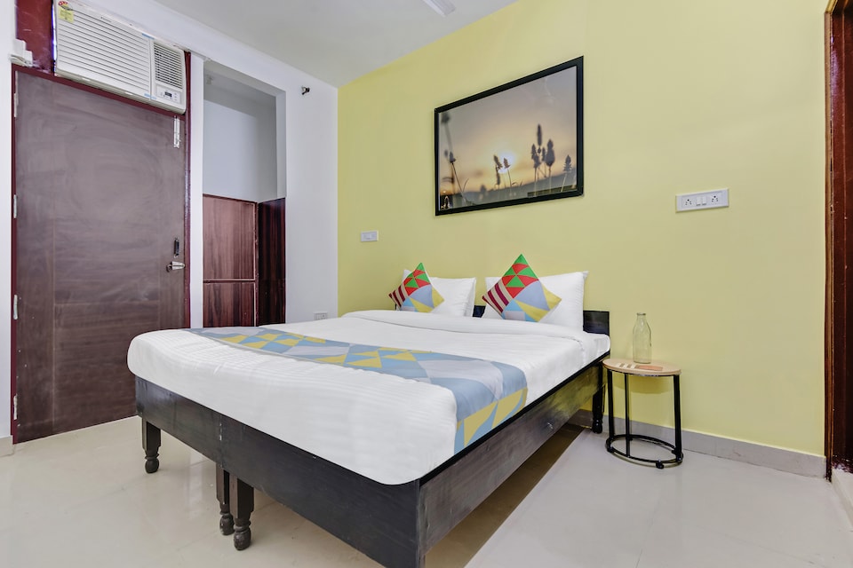  OYO 78966 Cozy Stay Lajpat nagar near metro station, Lajpat Nagar Delhi, Delhi