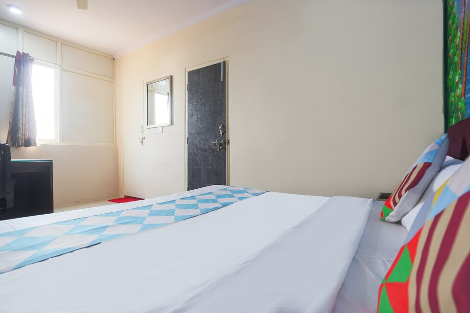 OYO 78971 Gopansh Palace, Rohini Delhi, Delhi