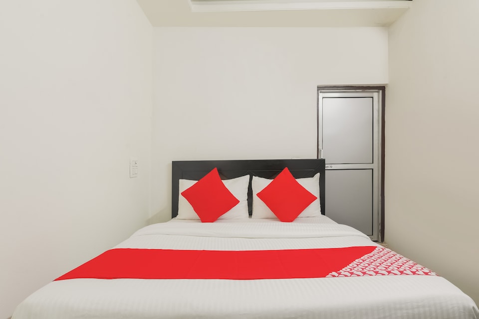OYO 78980 One Plus Two, Dwarka Delhi, Delhi