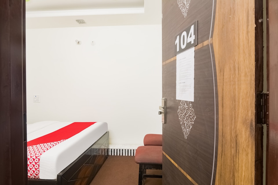 OYO 78980 One Plus Two, Dwarka Delhi, Delhi