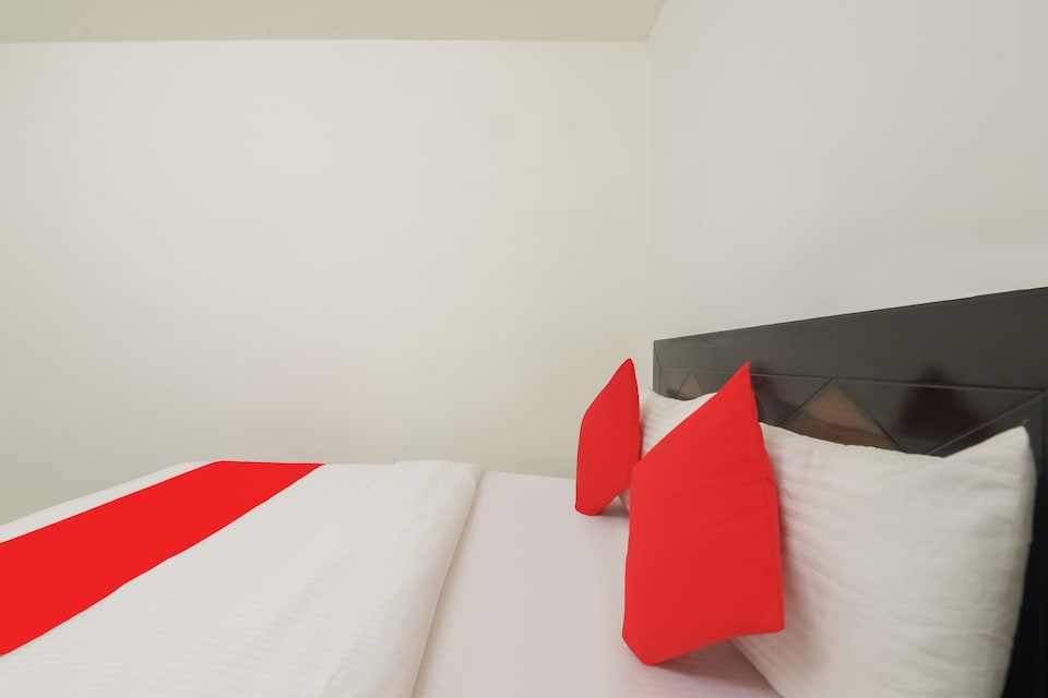 OYO 78980 One Plus Two, Dwarka Delhi, Delhi