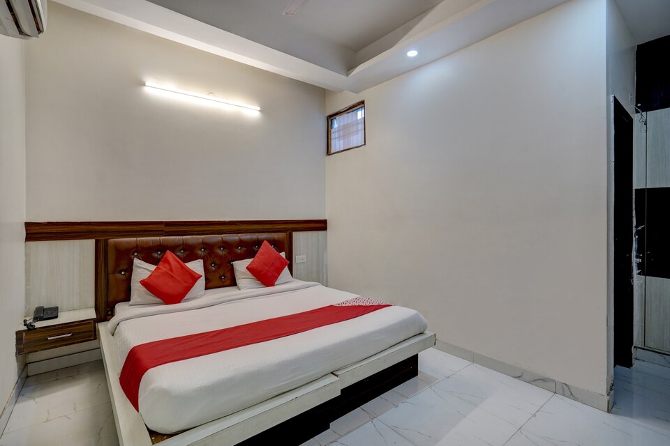 OYO 78981 The Diamond Nest, Noida City, Noida