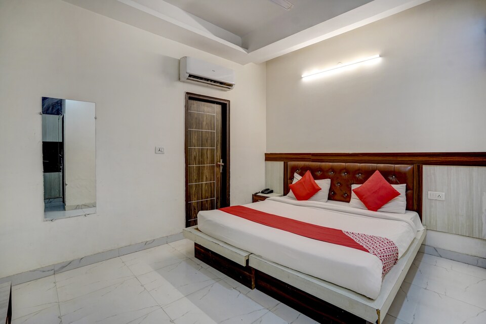 OYO 78981 The Diamond Nest, Noida City, Noida
