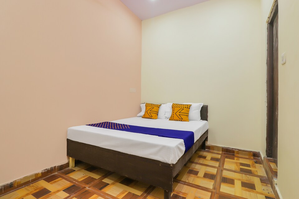 OYO 78987 Hotel Diamond, Ghaziabad City, Ghaziabad