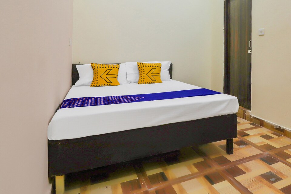 OYO 78987 Hotel Diamond, Ghaziabad City, Ghaziabad