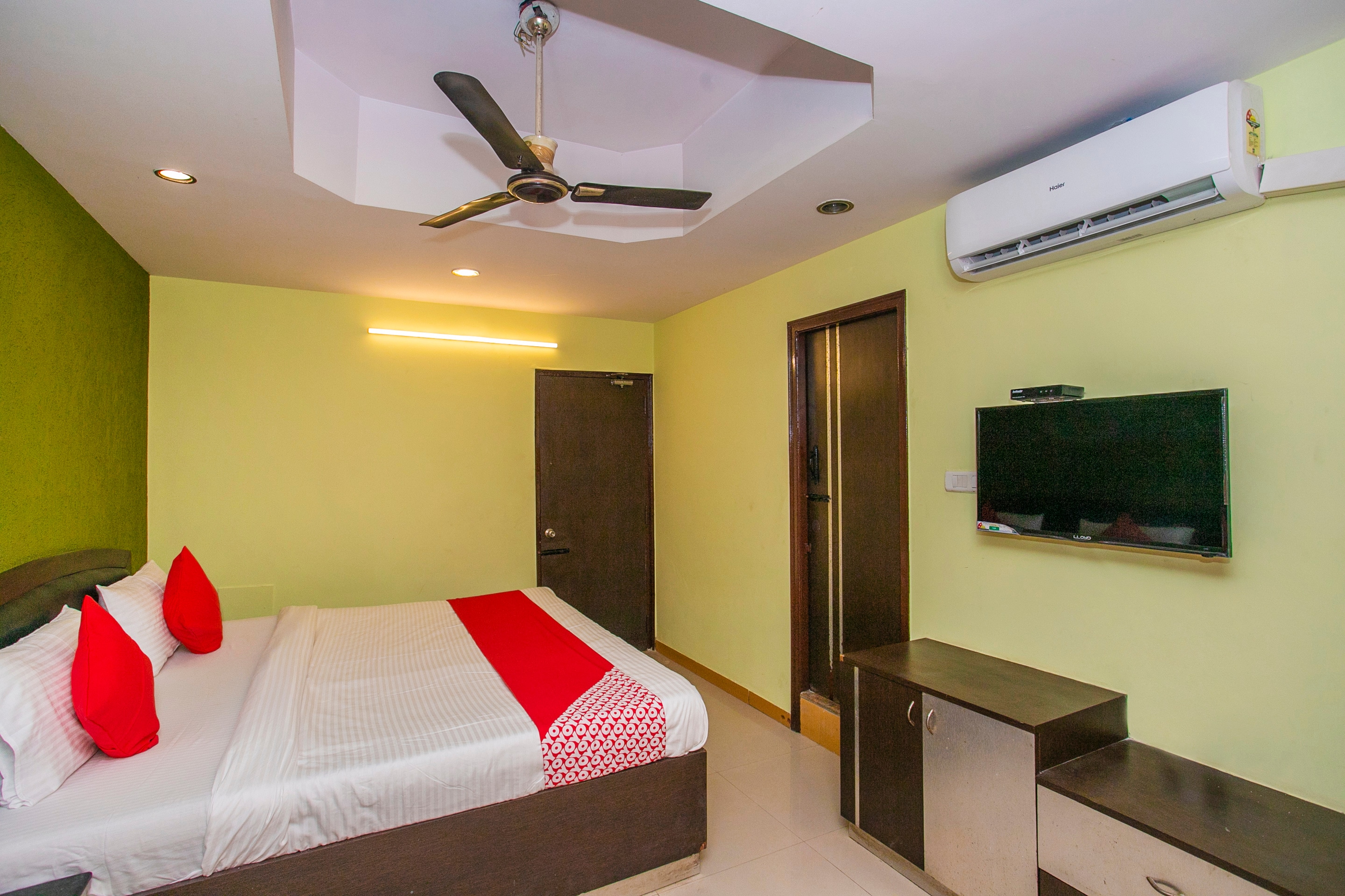 Hotels in Electronic City Phase Ii, Bangalore Starting ₹550 Upto 70