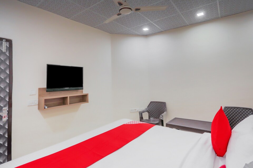 OYO 79001 Stay Inn, Ghaziabad City, Ghaziabad