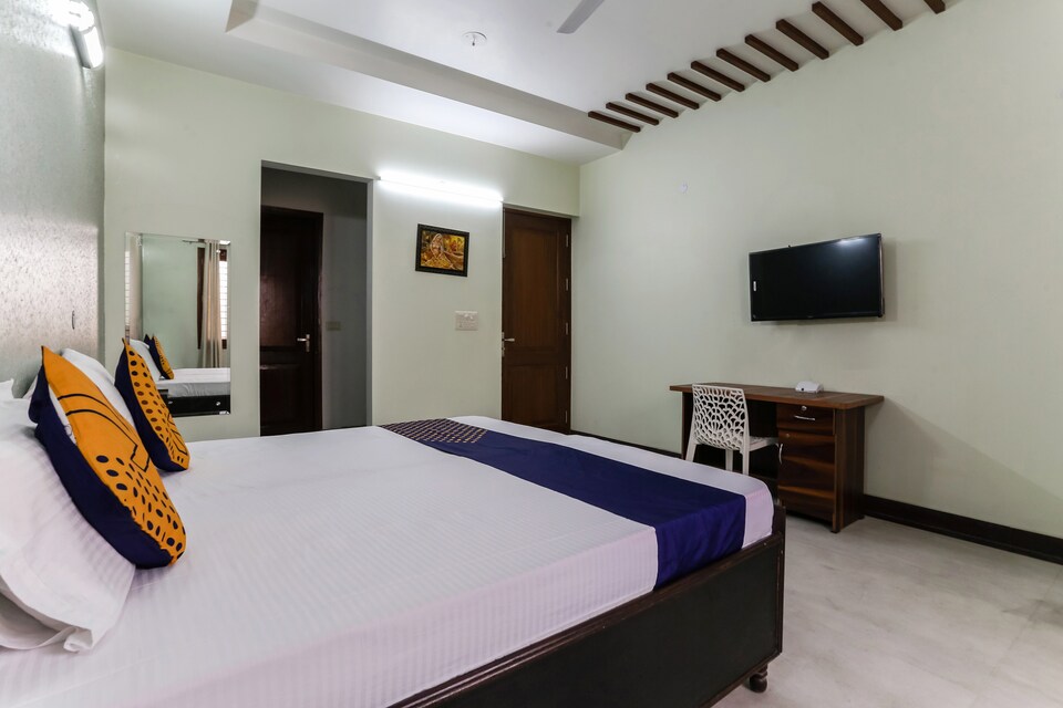 SPOT ON Happy Homes Residency Near PVR Ansal Plaza Greater Noida, Greater Noida, Noida