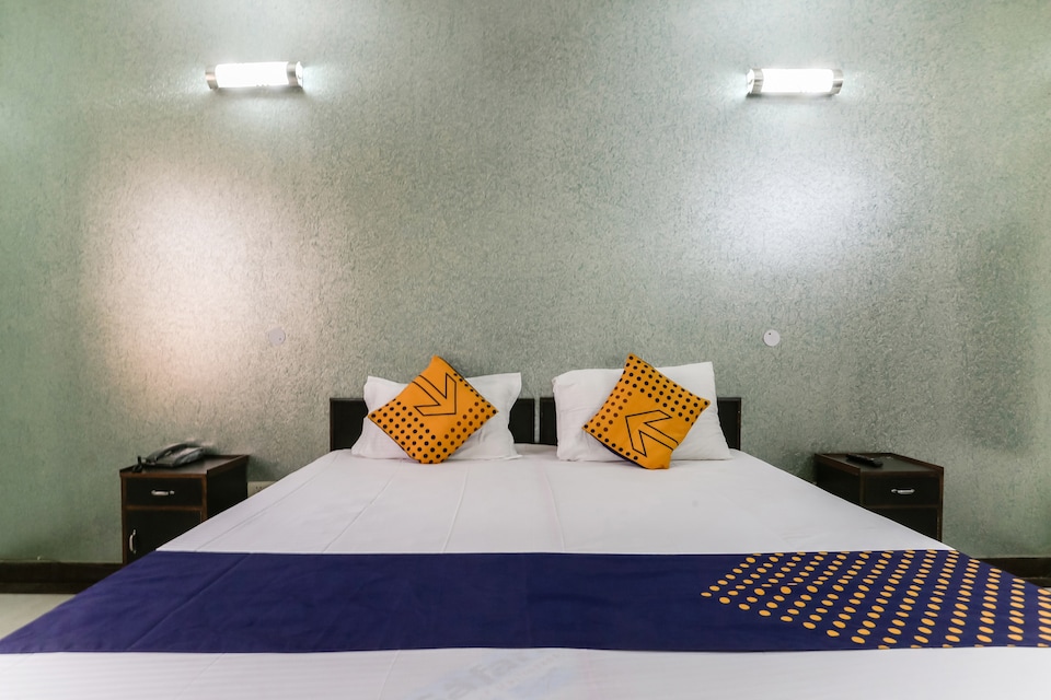 SPOT ON Happy Homes Residency Near PVR Ansal Plaza Greater Noida, Greater Noida, Noida