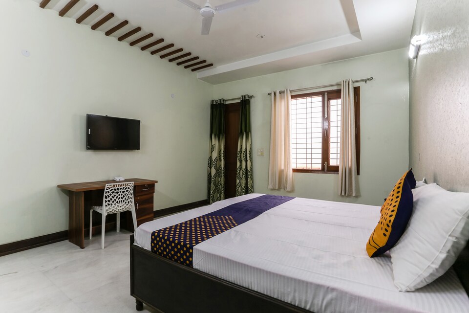 SPOT ON Happy Homes Residency Near PVR Ansal Plaza Greater Noida, Greater Noida, Noida