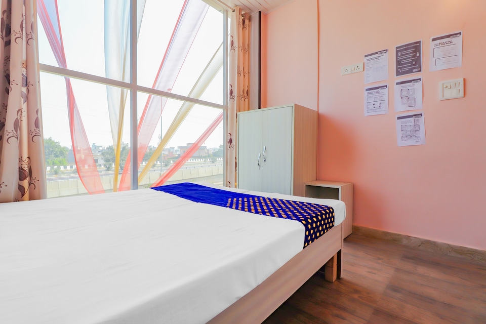 SPOT ON 79027 The Lion King Hotel, Meerut, Meerut