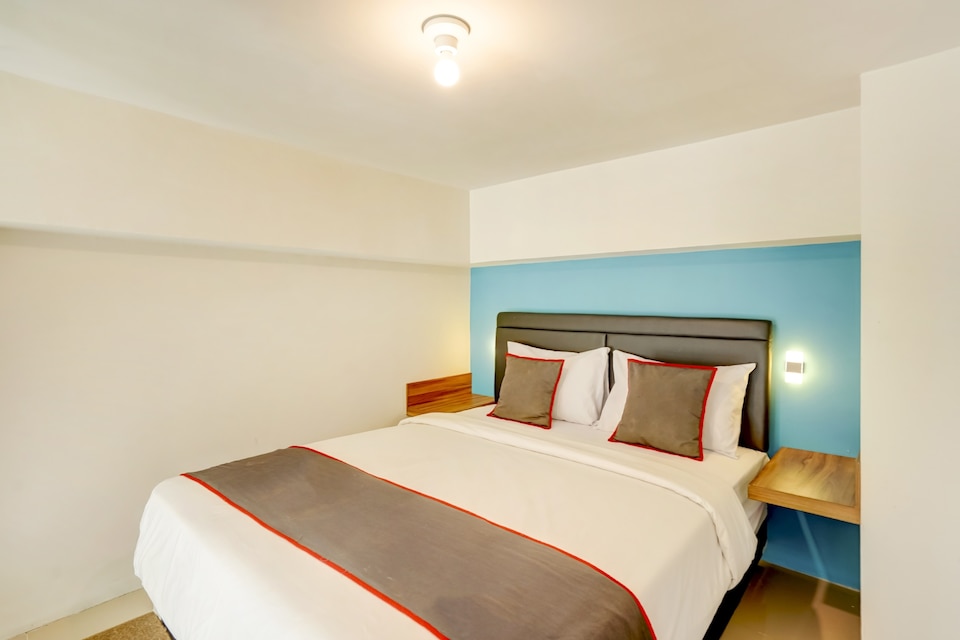 Collection O 30 Amega Crown Sub, Gubeng, Surabaya